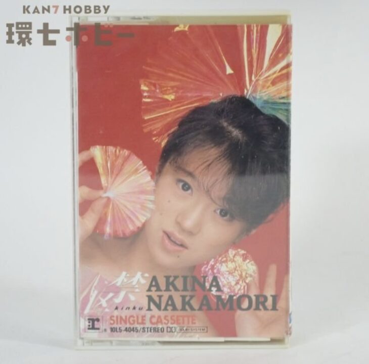 カセットテープ 中森明菜 禁区 雨のレクイエム 歌詞カード・ハガキ付き