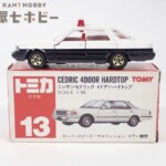 赤箱 トミカ 13 1/65 ニッサン セドリック 4ドアハードトップ パトロールカー ミニカー
