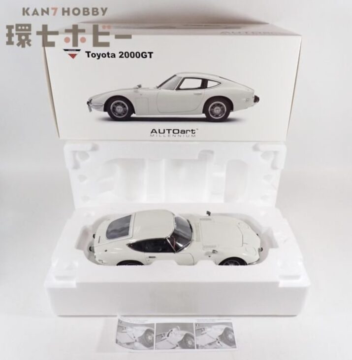 AUTOart オートアート ミレニアム 1/18 トヨタ 2000GT ホワイト ミニカー