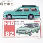 赤箱 トミカ 82 1/62 ニッサン ステージア ミニカー
