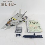 バンダイ 超時空要塞マクロス DX超合金 VF-1S バルキリー ロイ・フォッカースペシャル