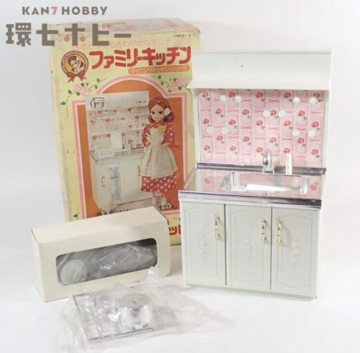 未使用 旧タカラ リカちゃんの白い白い家具セット ファミリーキッチン